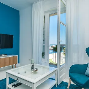 https://aquamarine-sea-view-apartment.hotelinzadar.com